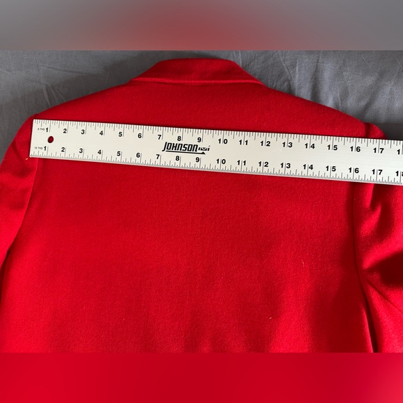 VINTAGE Savannah Red, 100% Pure Wool Blazer, Gold 
Button Closure Size 10P - Picture 10 of 14
